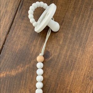 Ryan and Rose gray pacifier and marble clip